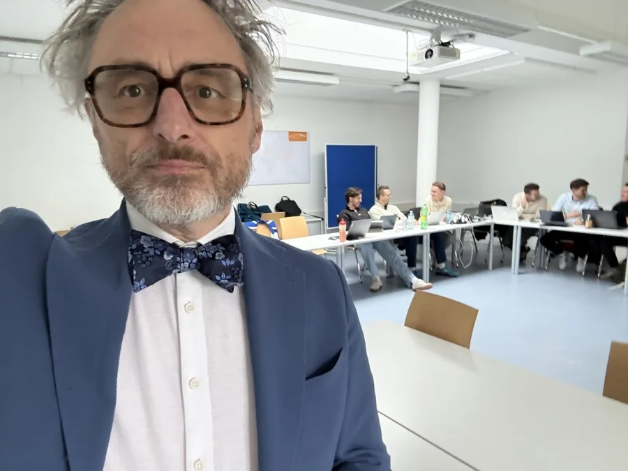 Lehrbeauftragter für Digitale Ethik